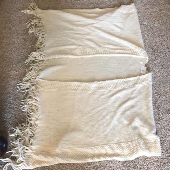 Francesca Ivory Shawl with fringe. - Picture 1 of 4